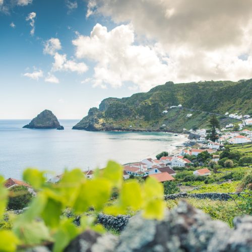Ilhéu do Romeiro e Reserva Natural da Baía de São Lourenço