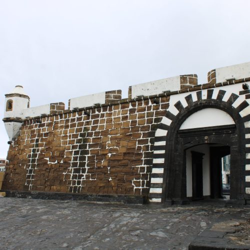 Portão do Porto Pim e Muralhas de São Sebastião